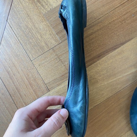 Tory Burch Navy Blue Leather Ballet Flats sz 8 - Picture 6 of 9